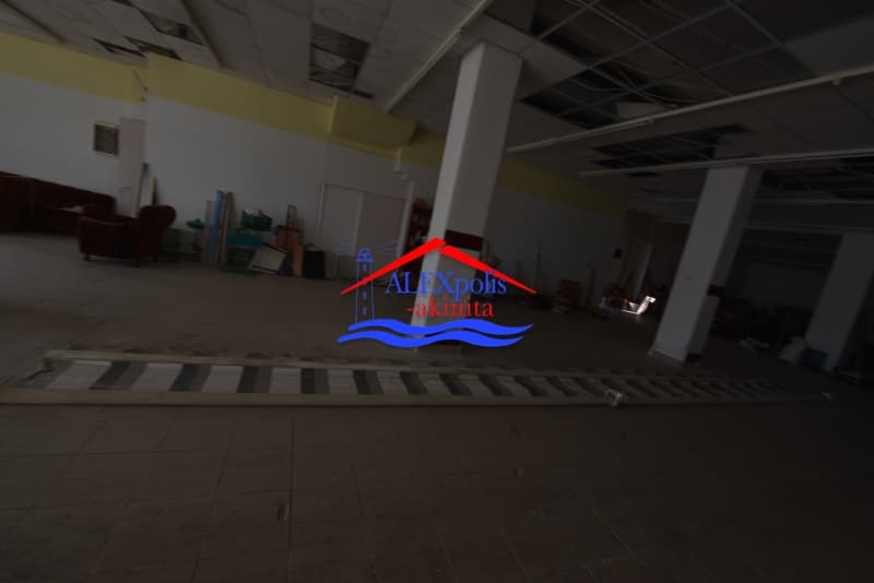 Retail Store in Center, Feres — Photo 16 of 17