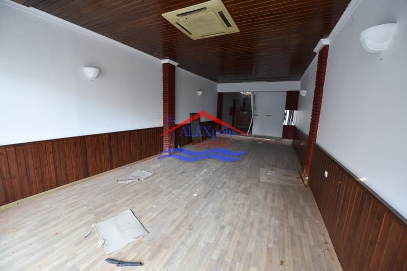 Retail Store in Center, Didimoticho — Photo 1 of 14