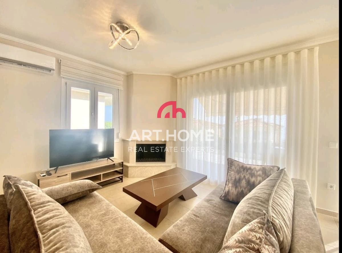 House in Loutra, Pallini — Photo 4 of 13