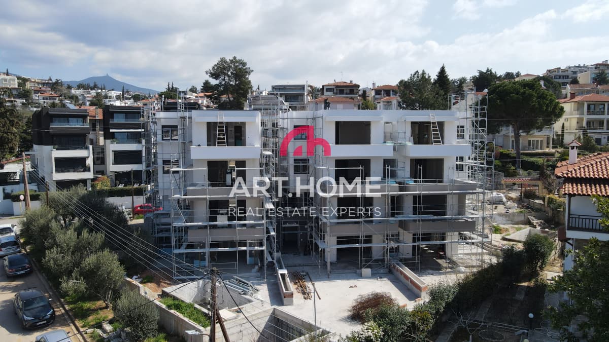 House in Center, Panorama — Photo 3 of 11