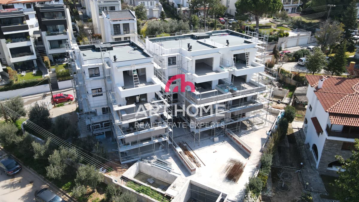 House in Center, Panorama — Photo 4 of 11