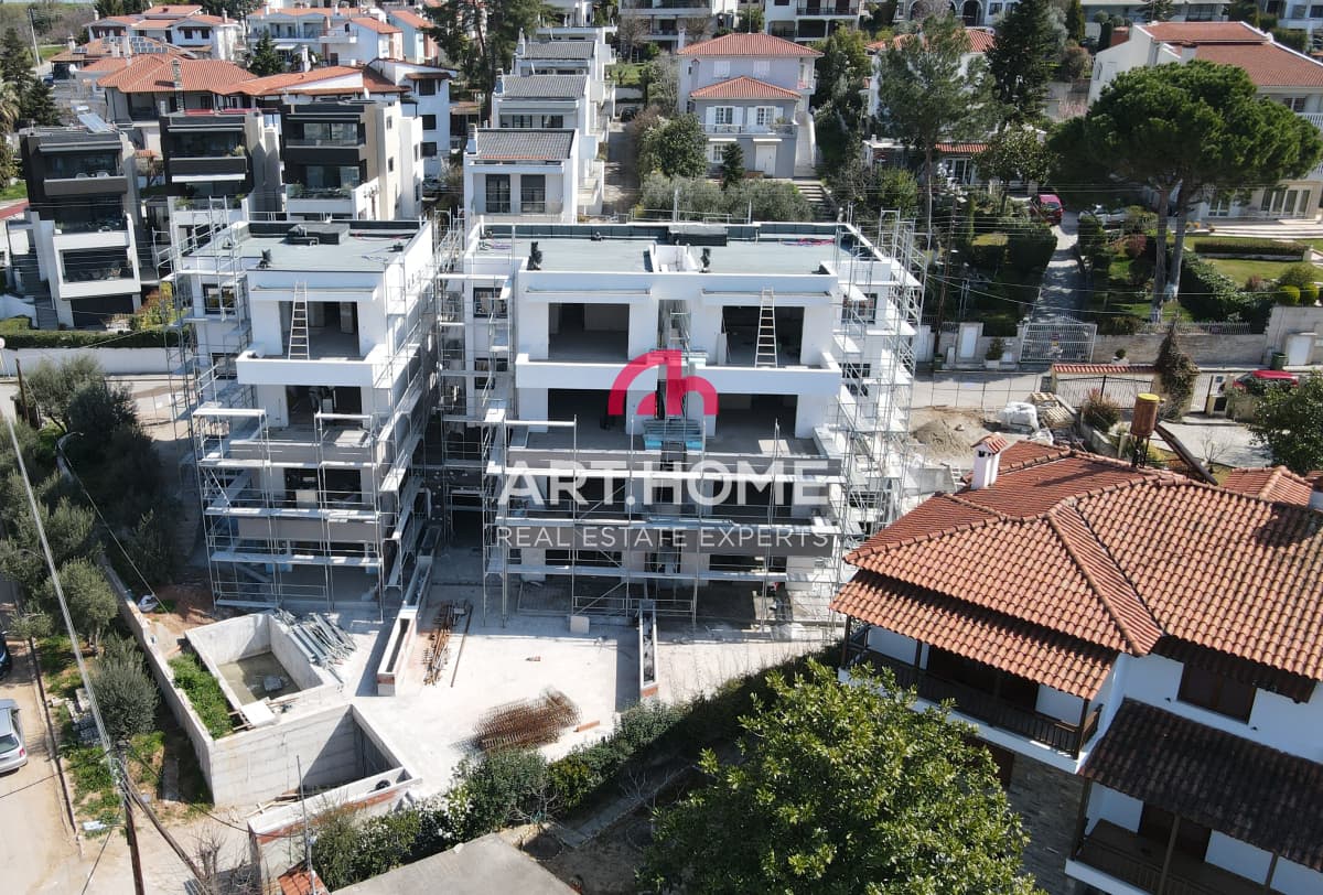 House in Center, Panorama — Photo 7 of 11