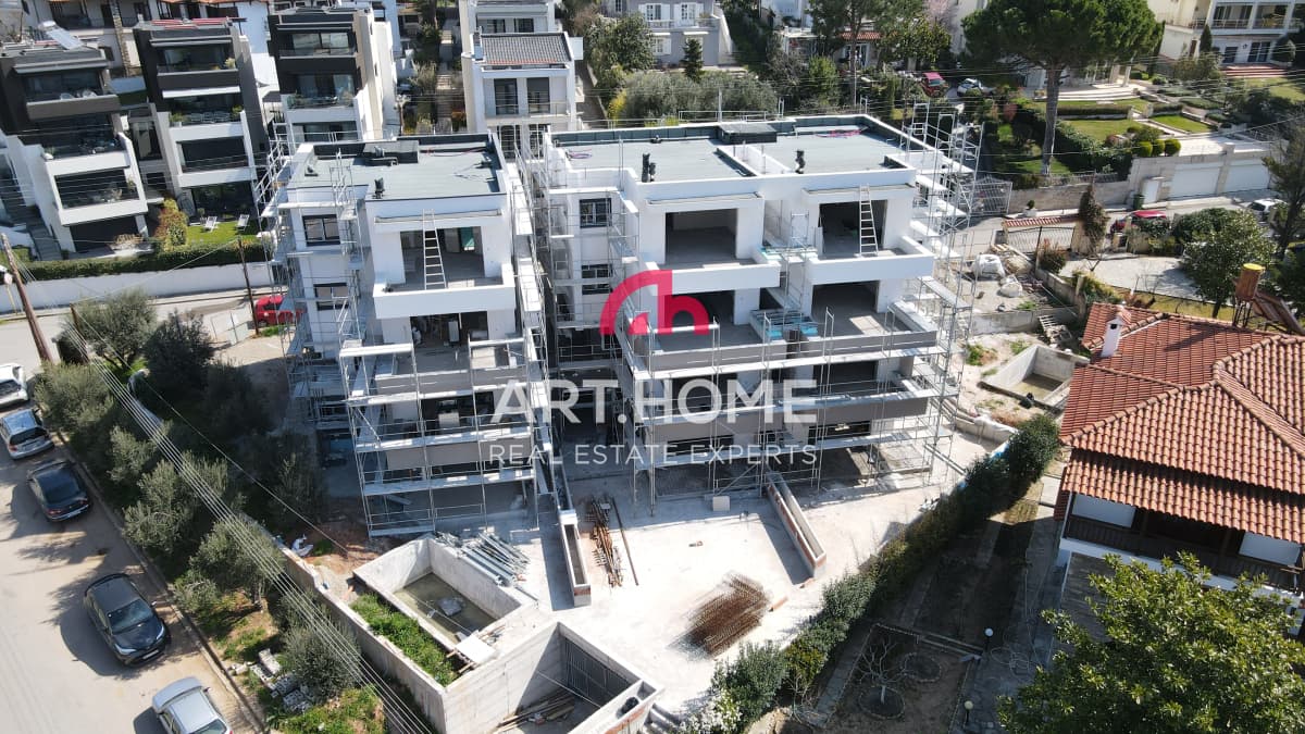 House in Center, Panorama — Photo 1 of 11