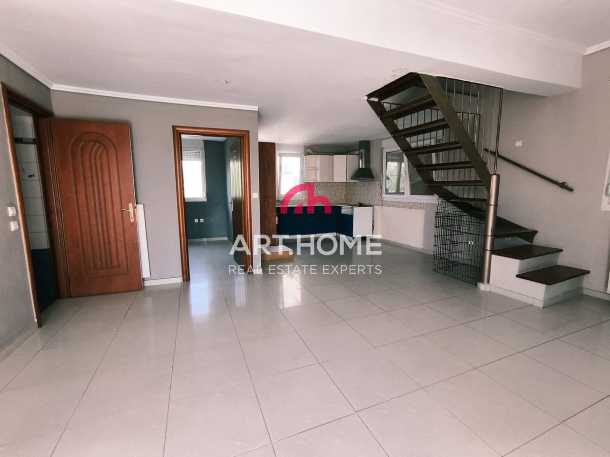 Apartment in Peraia, Peraia — Photo 2 of 17