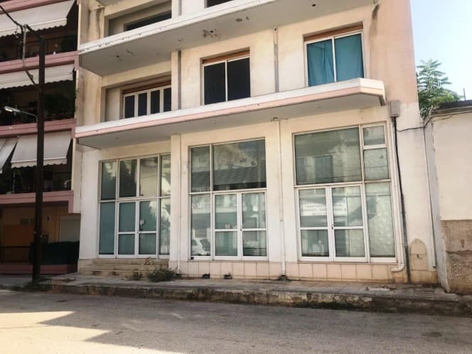 Κατάστημα στην Γύφτικα, Πάτρα — Φωτογραφία 1 από 3