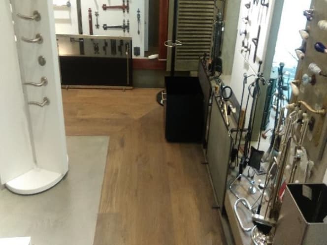 Κατάστημα στην Πλατεία Κλαυθμώνος, Κέντρο — Φωτογραφία 1 από 4