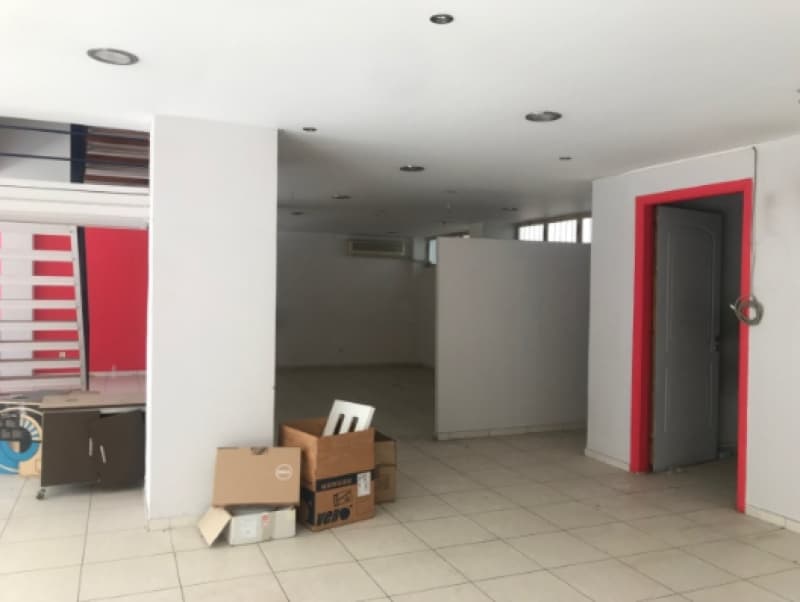 Κατάστημα στην Τριών Ναυάρχων, Πάτρα — Φωτογραφία 6 από 10