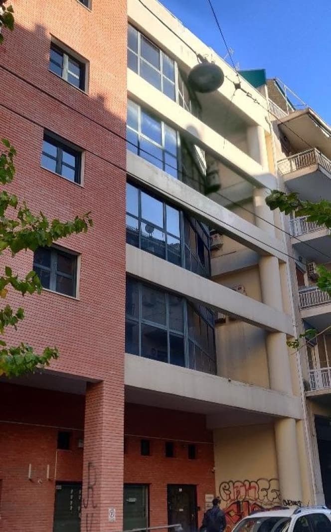 Κατάστημα στην Πλατεία Βάθης, Κέντρο — Φωτογραφία 2 από 3
