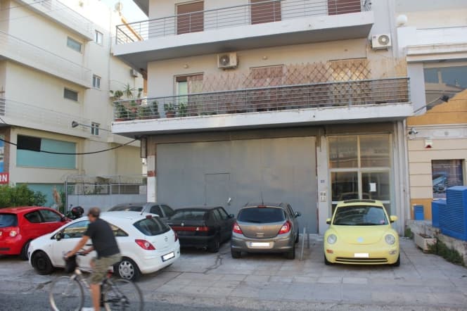 Retail Store in Argyroupoli, Argyroupoli — Photo 1 of 3