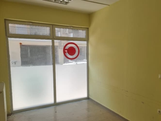 Retail Store in Euaggelismos - Neos Koukloutzas, Evosmos — Photo 1 of 6