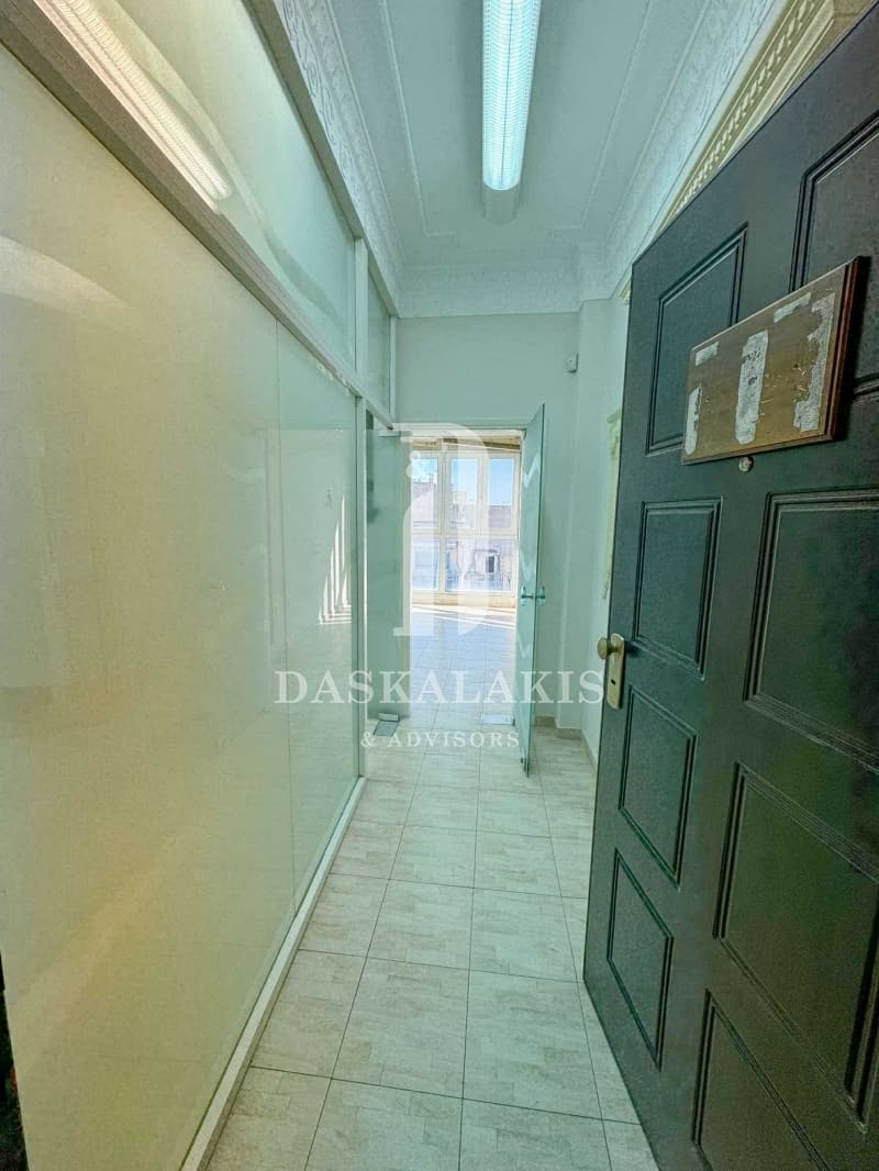 Office in Platia Kanigos, Exarchia - Neapoli — Photo 4 of 8