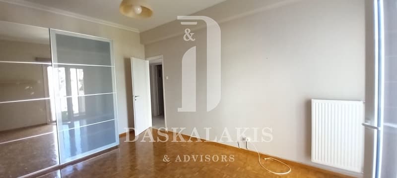 Apartment in Neo Pagkrati, Vironas — Photo 1 of 30