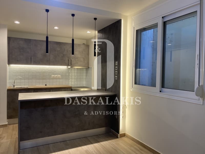 Apartment in akadimia Platonos, Kolonos - Kolokinthous — Photo 1 of 23