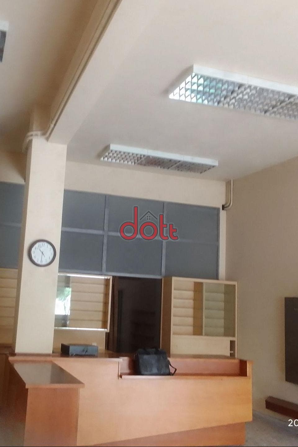 Κατάστημα στην Πλατεία Μέμου, Κορυδαλλός — Φωτογραφία 1 από 7