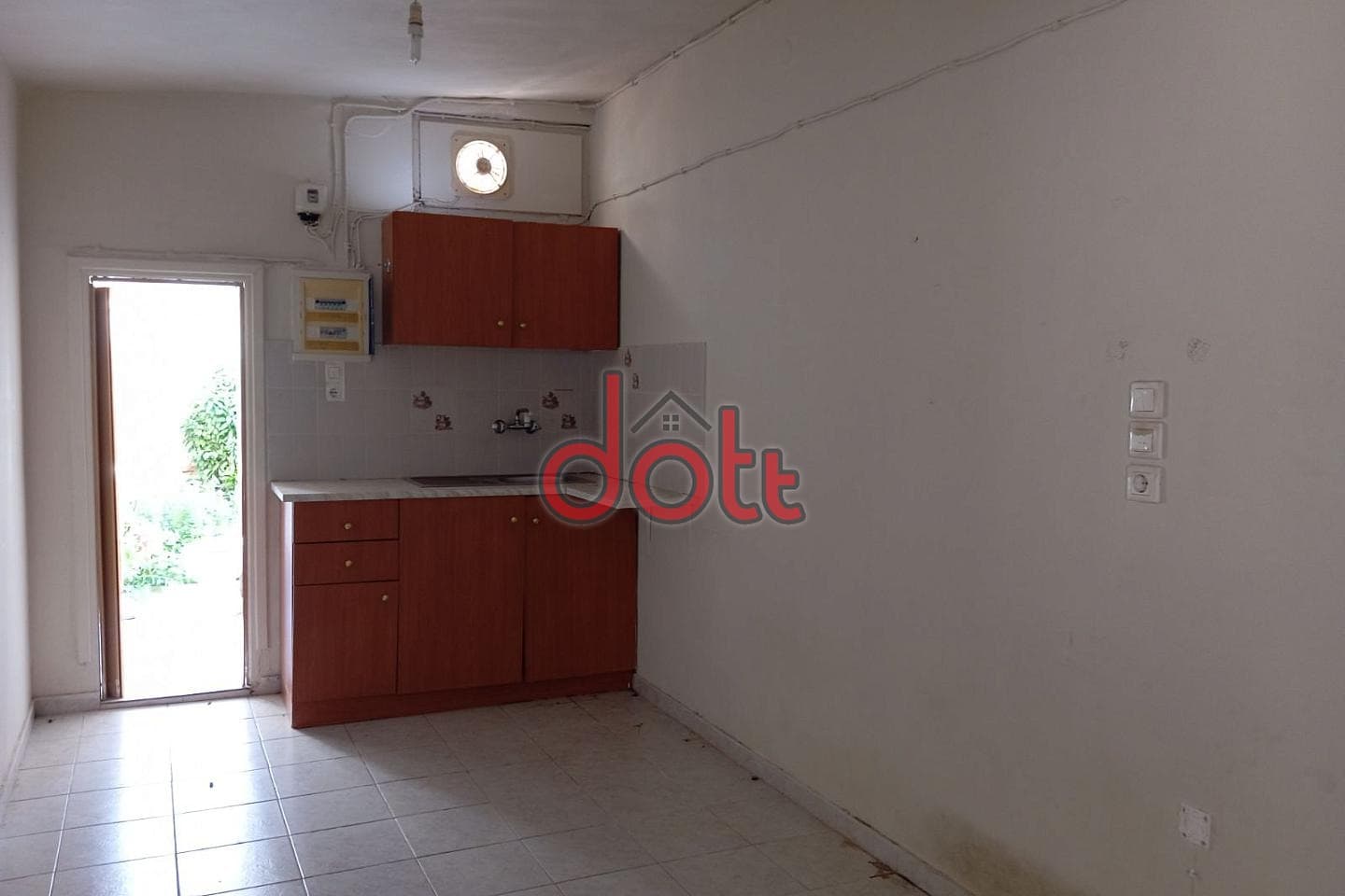 House in Ano Lofos, Peristeri — Photo 3 of 11