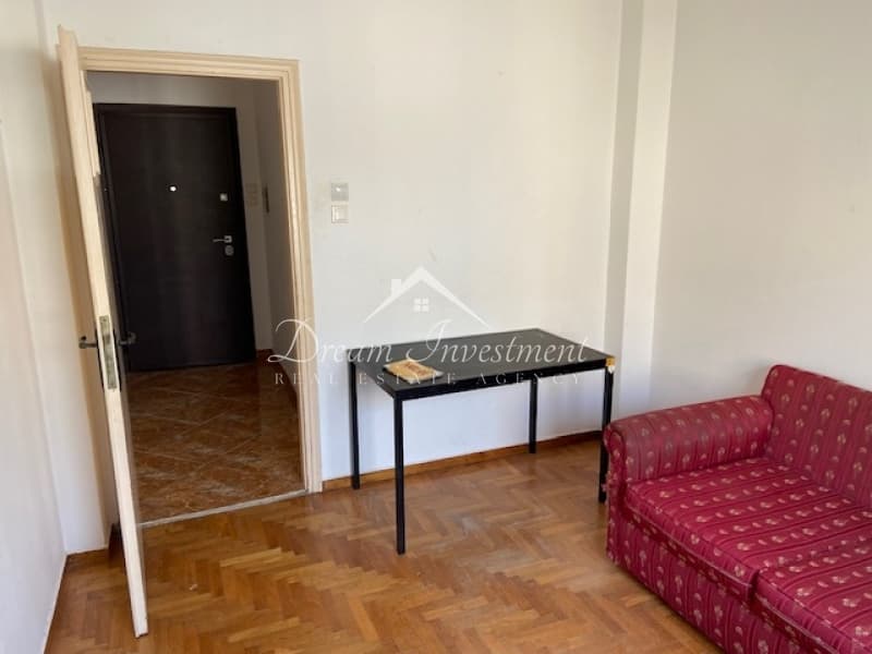 Apartment in Plateia Davaki, Kalithea — Photo 2 of 22
