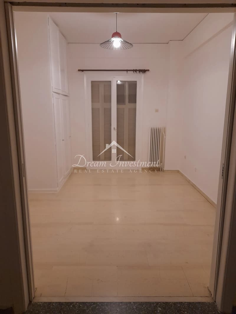 Apartment in Panepistimioupoli, Zografou — Photo 1 of 5