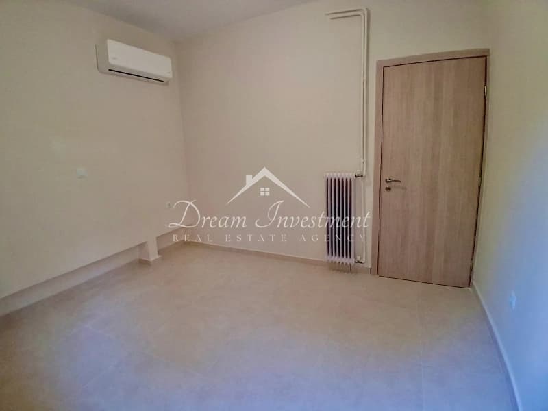 Apartment in Agia Sofia, Piraeus — Photo 1 of 11
