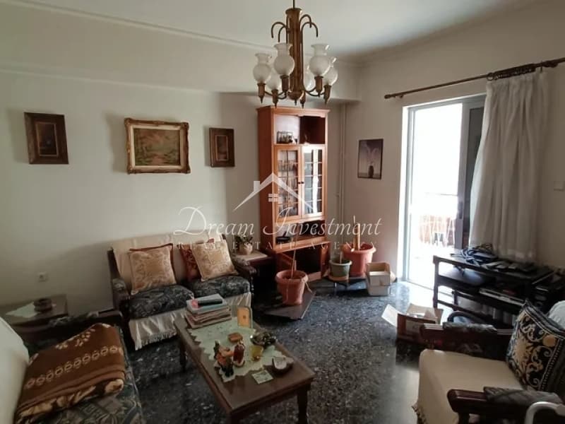 Apartment in Evaggelistria, Piraeus — Photo 1 of 7