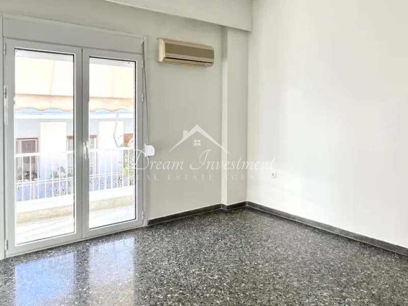 Apartment in Freattida, Piraeus — Photo 1 of 6