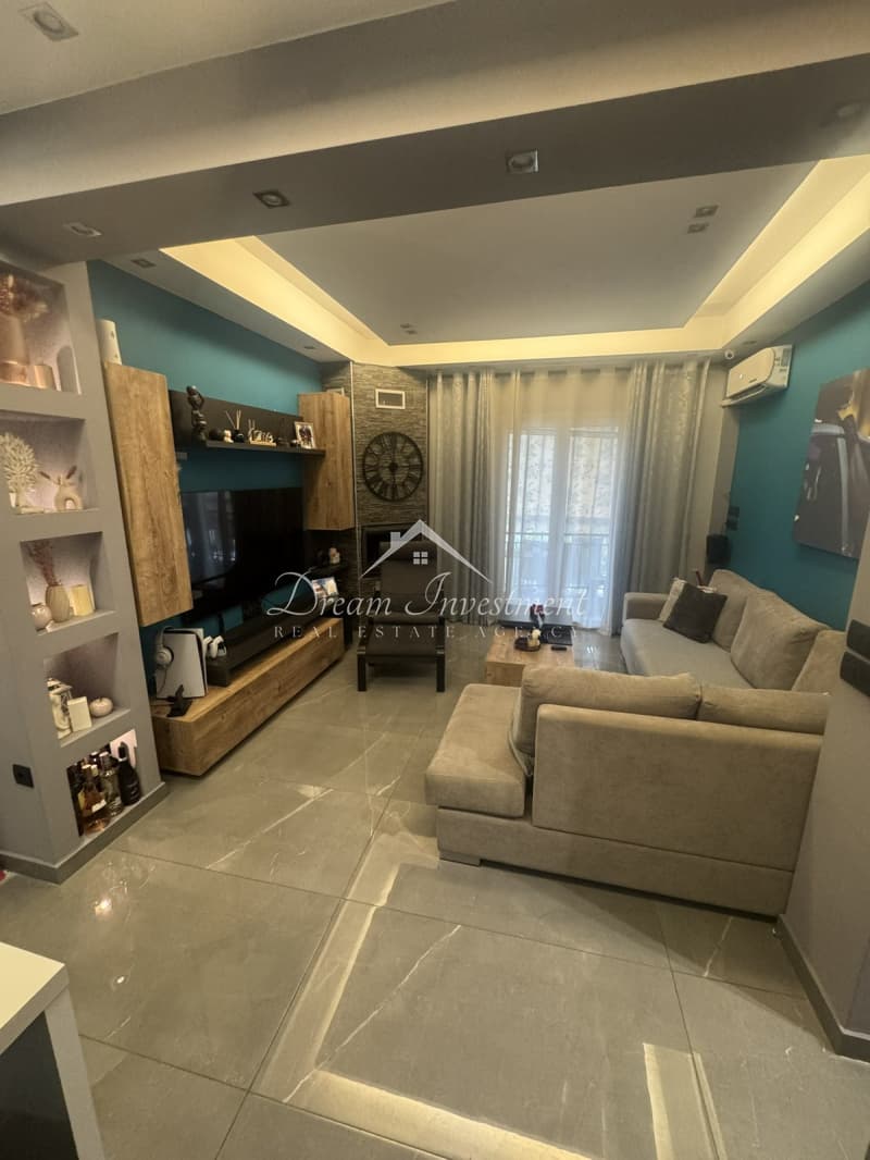 Apartment in Palatiani, Ilion — Photo 1 of 11