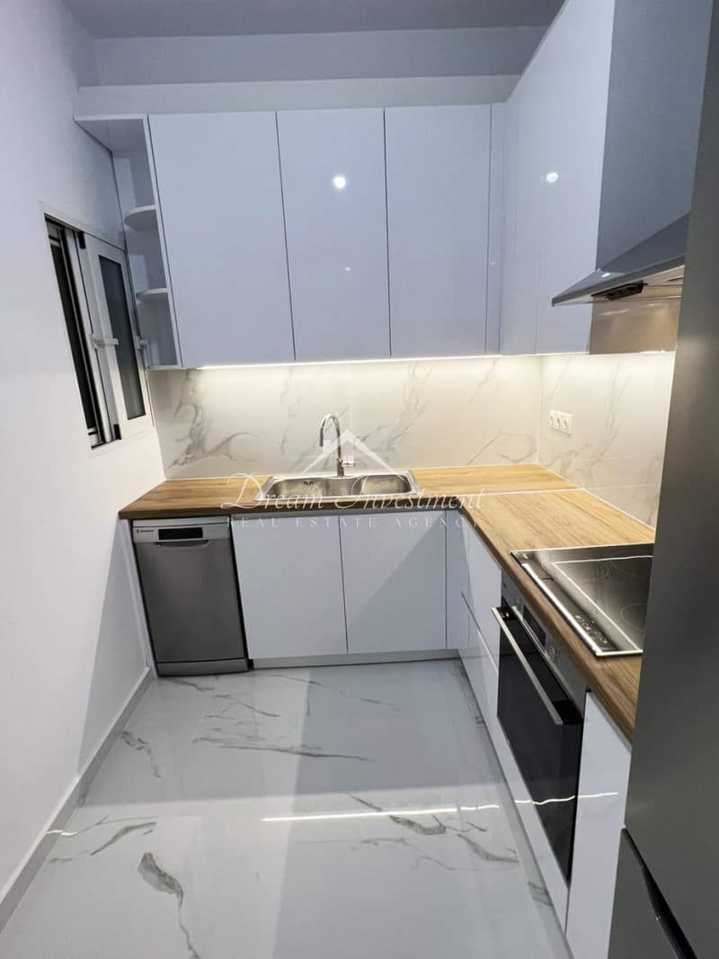 Apartment in Gavros, Moschato — Photo 2 of 15