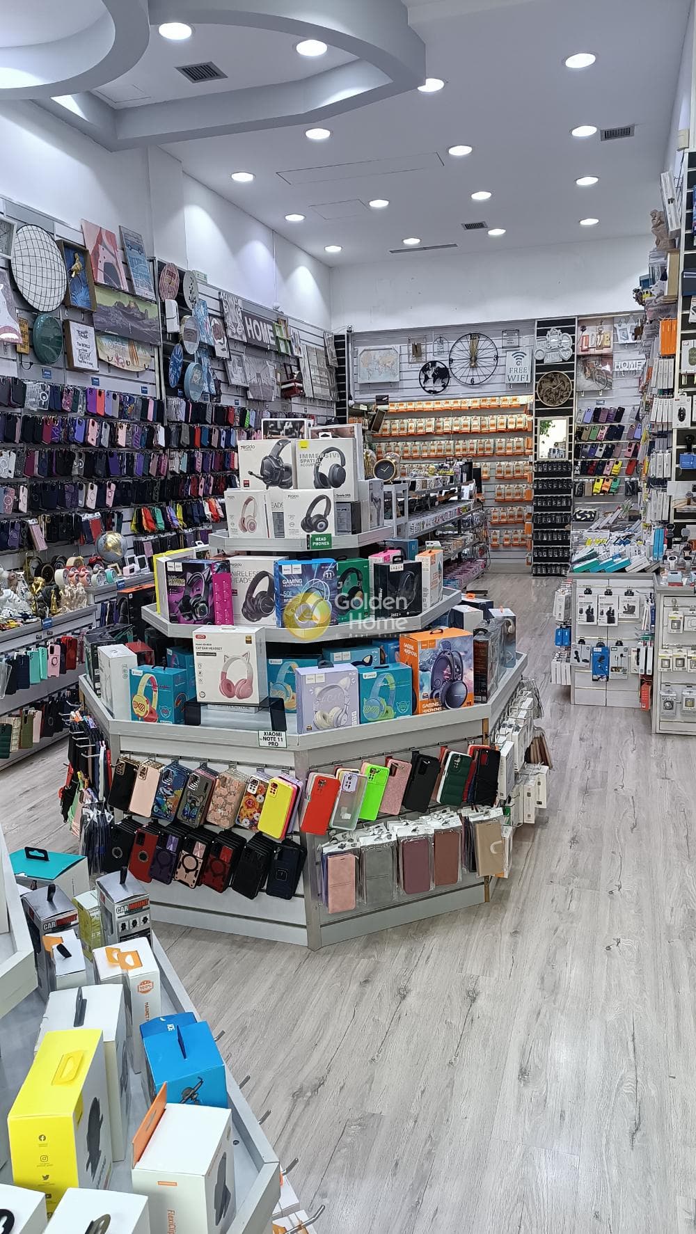 Retail Store in Achladia, Aigaleo — Photo 1 of 6