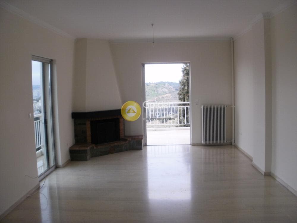 Apartment in Kareas, Vironas — Photo 3 of 8