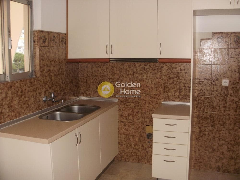Apartment in Kareas, Vironas — Photo 4 of 8