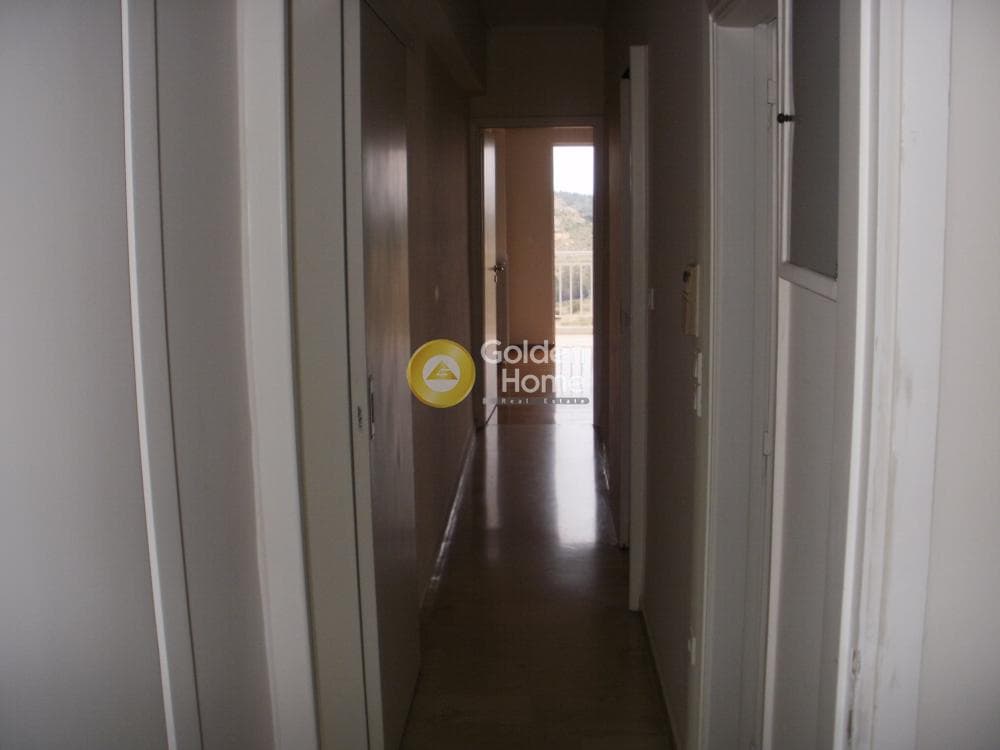 Apartment in Kareas, Vironas — Photo 8 of 8