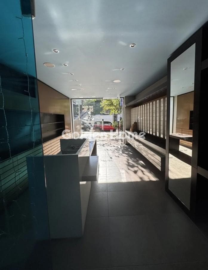 Retail Store in Politechnioupoli, Zografou — Photo 1 of 6