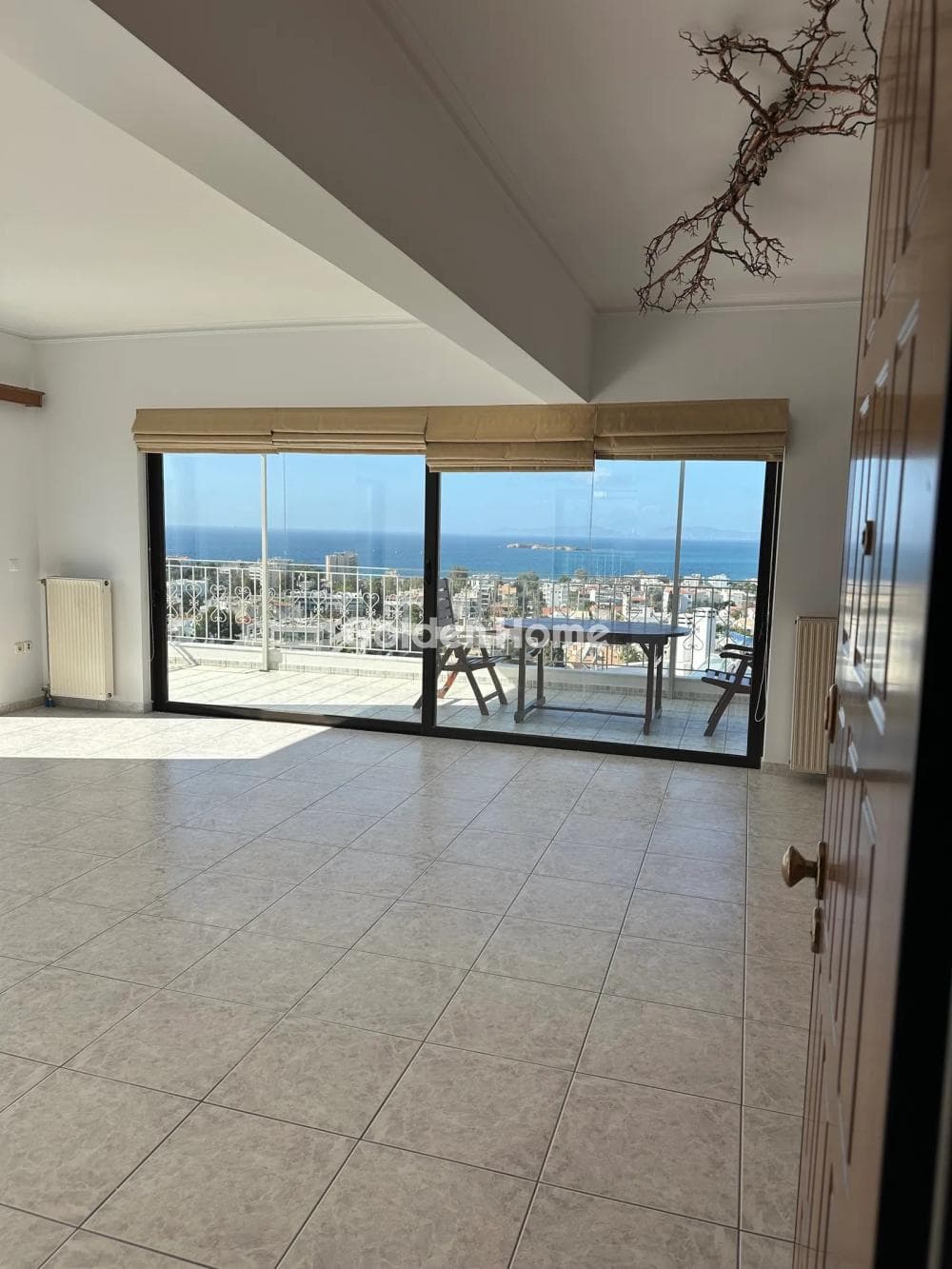 Apartment in Pigadakia, Vouliagmeni — Photo 1 of 11