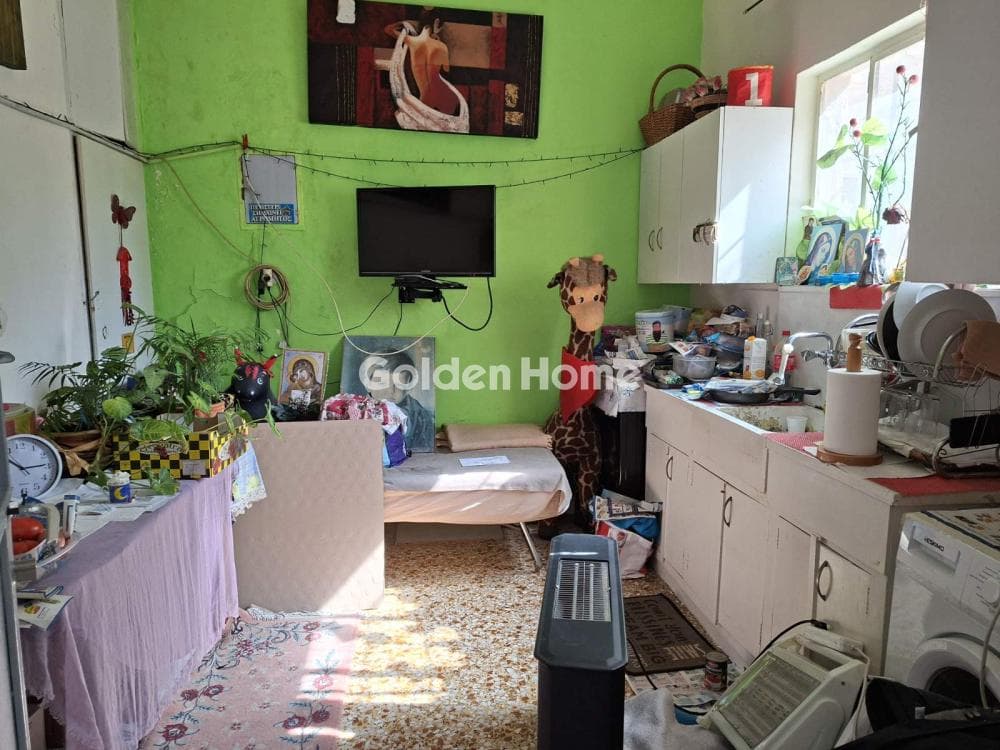 House in Chrisoupoli, Peristeri — Photo 2 of 3