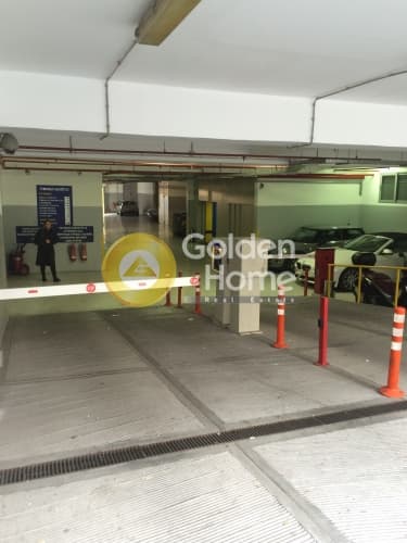 Χώρος Στάθμευσης στην Κέντρο, Νέος Κόσμος — Φωτογραφία 2 από 7