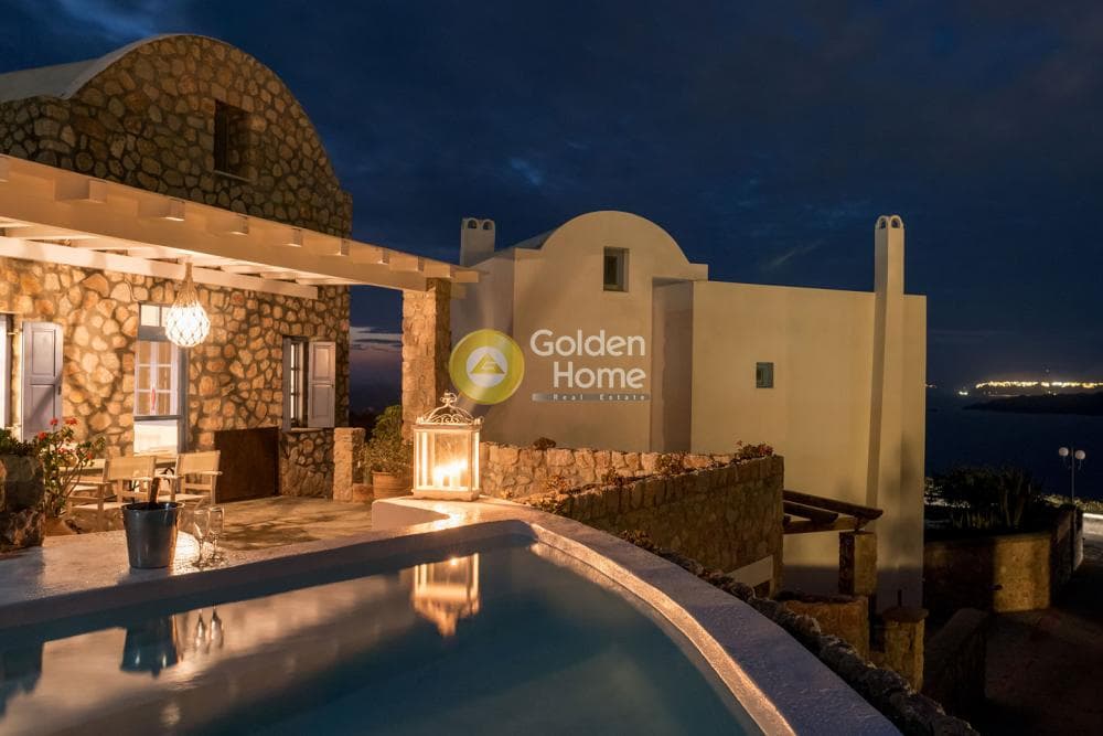 House in Center, Santorini — Photo 19 of 20