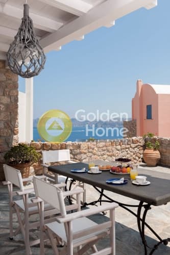 House in Center, Santorini — Photo 16 of 20