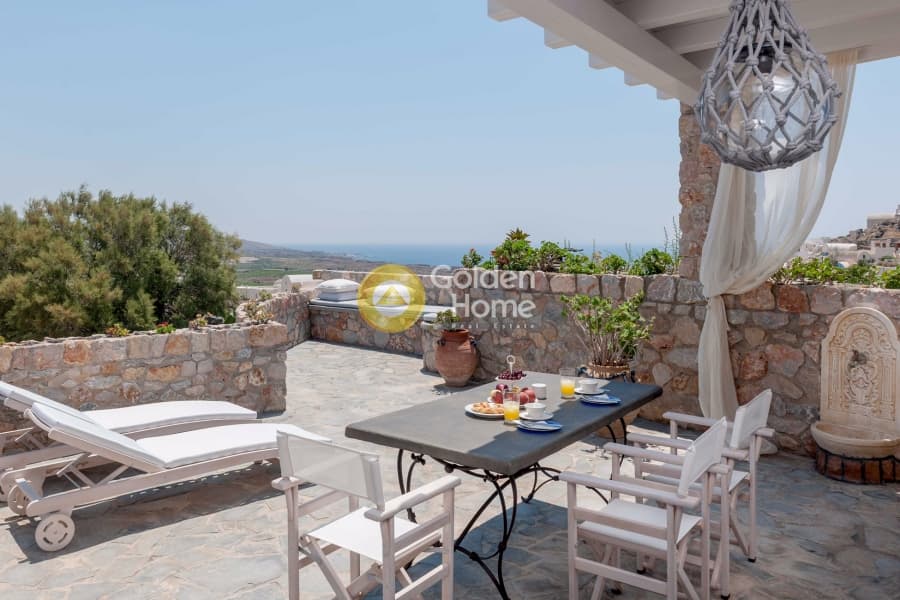 House in Center, Santorini — Photo 4 of 20
