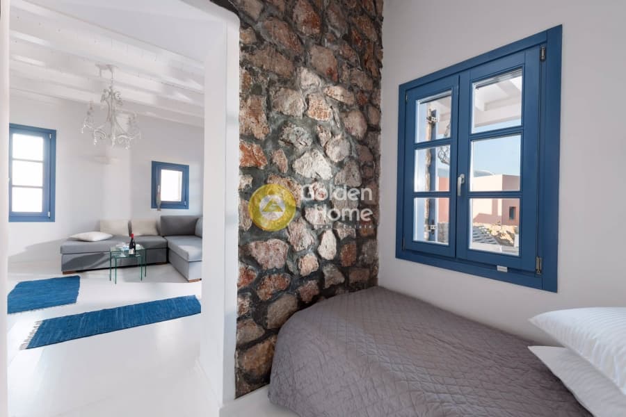 House in Center, Santorini — Photo 5 of 20