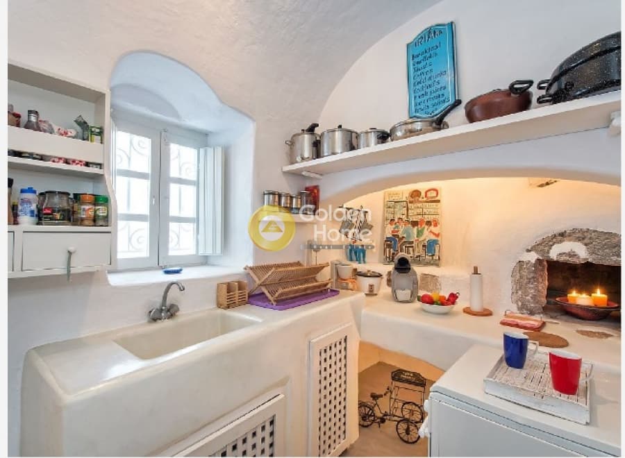 House in Thira, Santorini — Photo 1 of 18