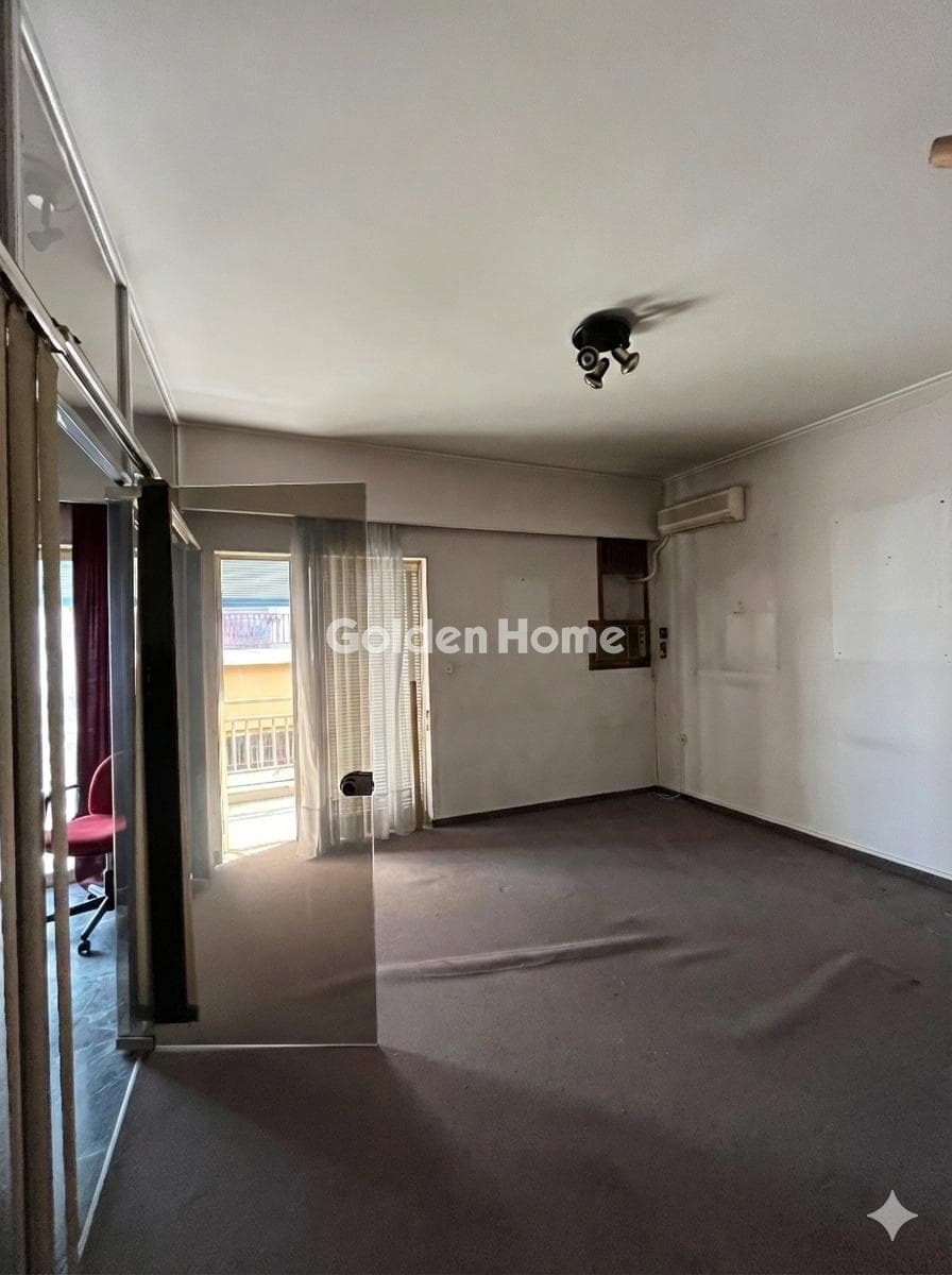 Apartment in Pasalimani, Piraeus — Photo 2 of 6