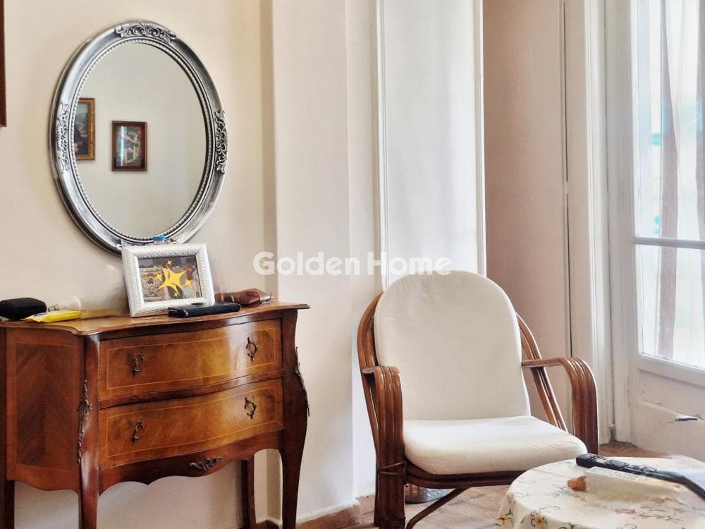 Apartment in Osios Loukas, Patisia — Photo 1 of 14