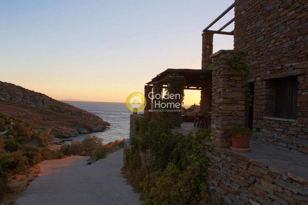 House in Pisses, Kea — Photo 1 of 39
