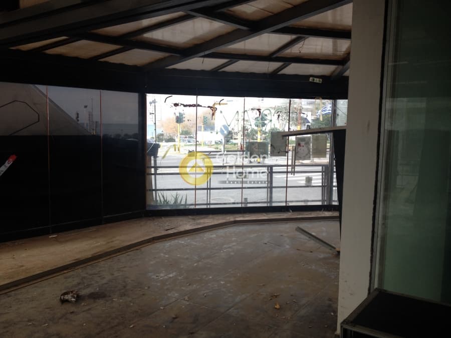 Retail Store in Gipeda, Palaio Faliro — Photo 1 of 9