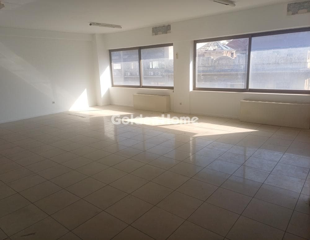 Office in Plateia Koliatsou, Patision - Acharnon — Photo 1 of 17