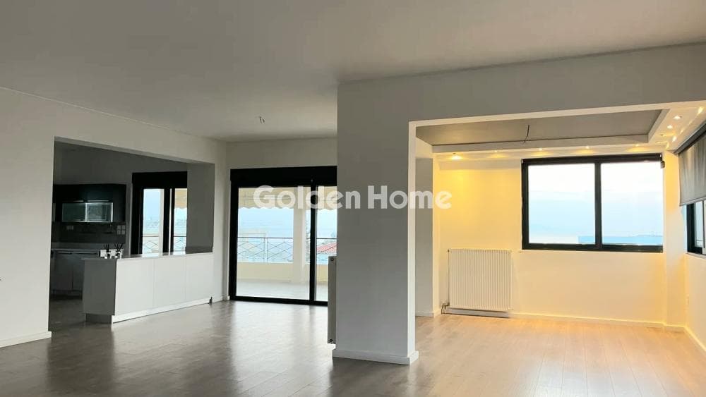 Apartment in Pigadakia, Vouliagmeni — Photo 2 of 15