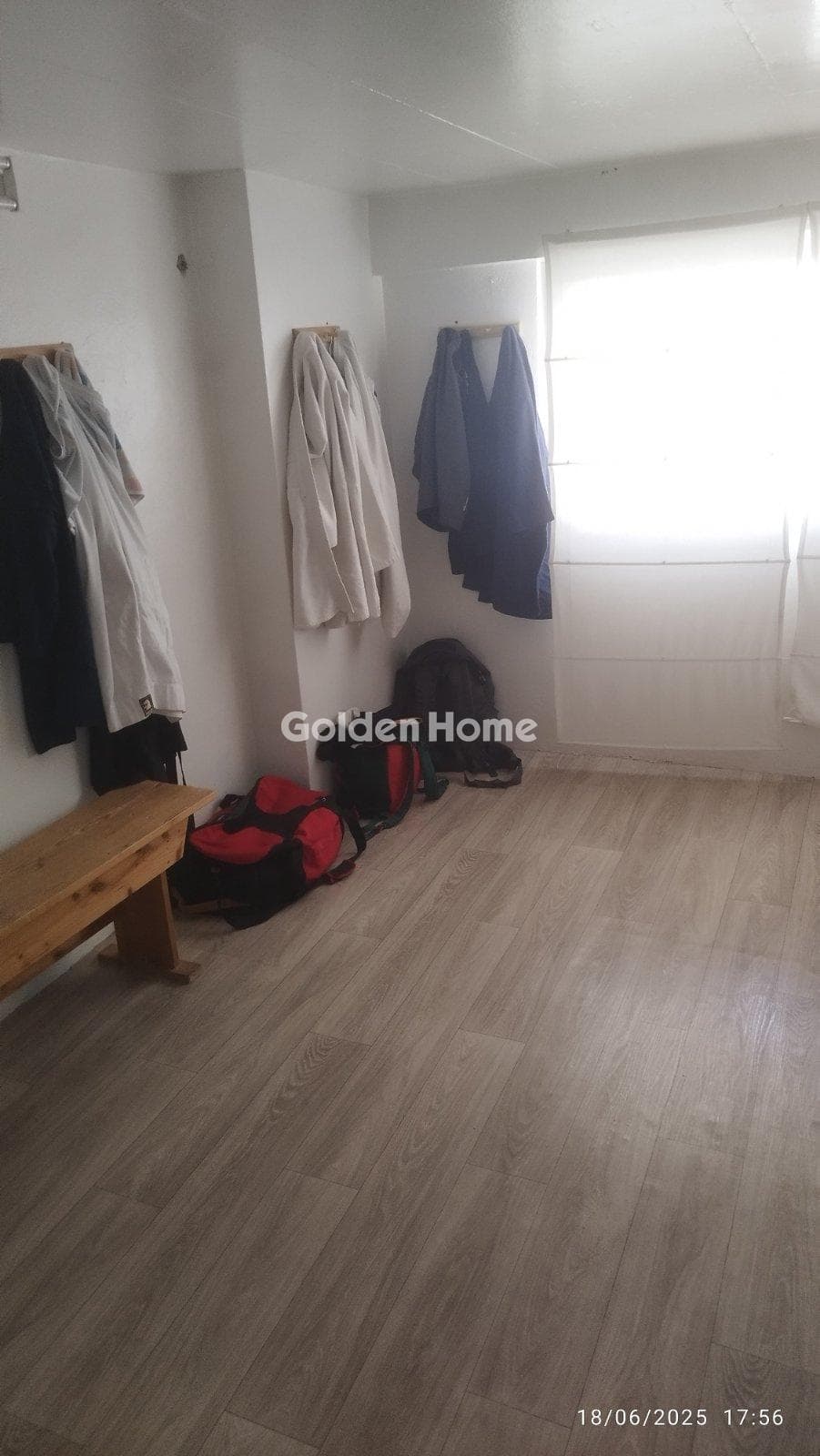 Κατάστημα στην Νεάπολη, Νίκος Καζαντζάκης — Φωτογραφία 5 από 16