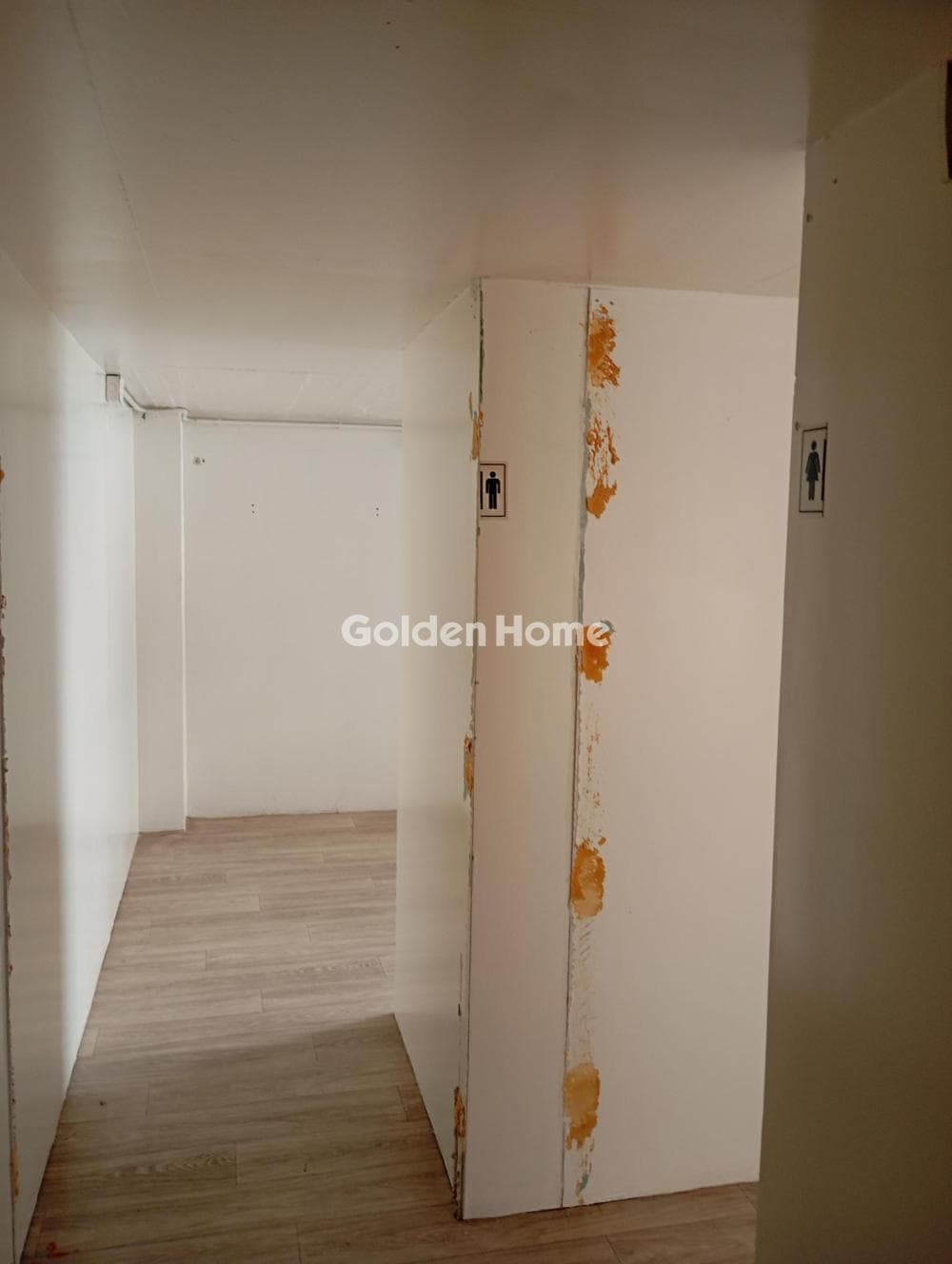 Retail Store in Saframpoli, Nea Ionia — Photo 11 of 27