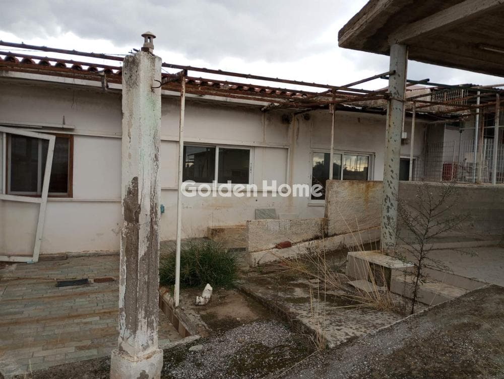 House in Center, Rafina — Photo 2 of 15