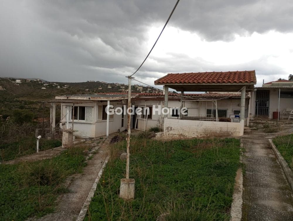 House in Center, Rafina — Photo 1 of 15