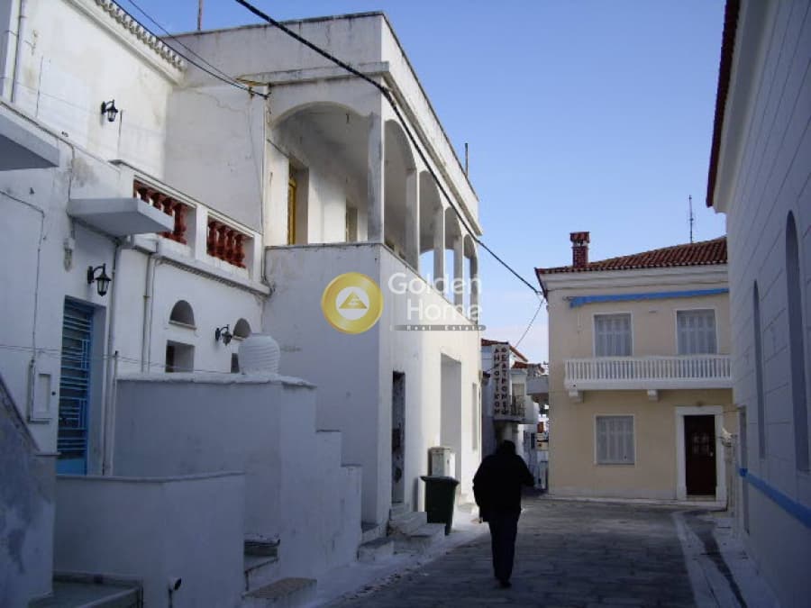 House in Chora, Andros — Photo 1 of 16